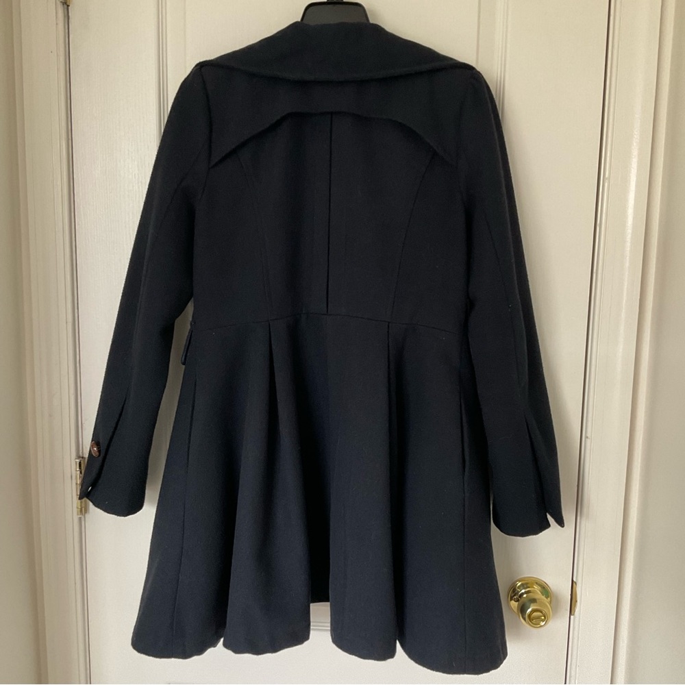 Dahlia navy coat women’s size medium - Picture 2 of 5